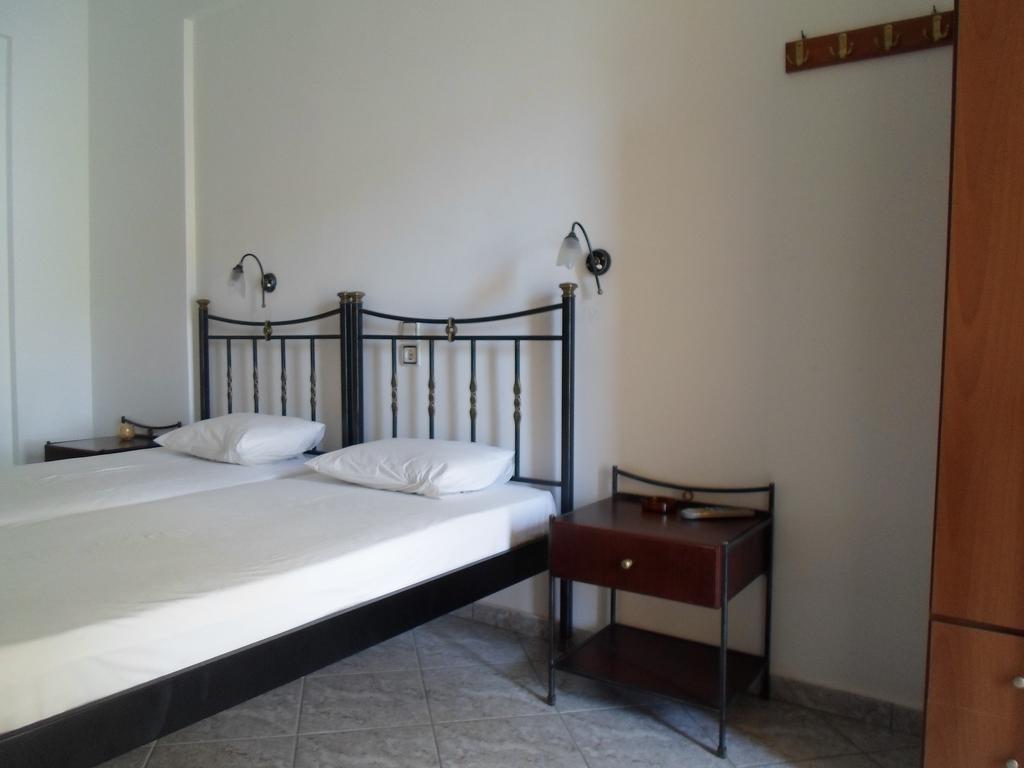 Costareli Aparthotel Fournoi Exterior photo
